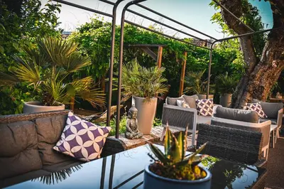Jardin de l'établissement HOTEL DES DAUPHINS