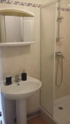 Salle de bains dans l'établissement Appartement dans propriété calme en pleine nature