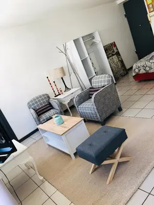 Coin salon dans l'établissement Studio au cœur de Lyon