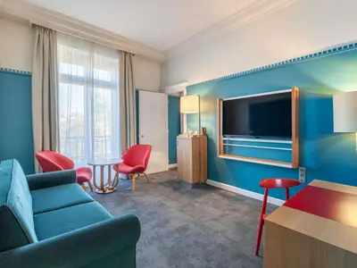 Télévision ou salle de divertissement dans l'établissement Mercure Lyon Centre Château Perrache