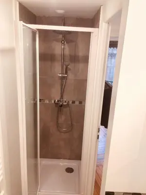 Salle de bains dans l'établissement 9D Centre ville de Lyon et visite à pied