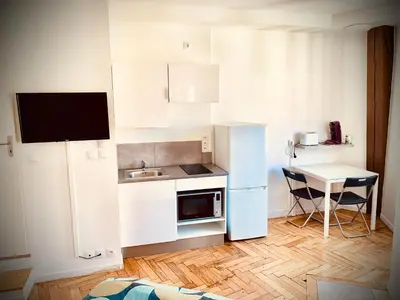 Cuisine ou kitchenette dans l'établissement 9D Centre ville de Lyon et visite à pied