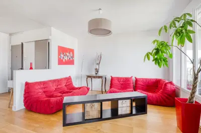 Coin salon dans l'établissement Superbe Appart 3ch Terrasse Vue sur Lyon et garage