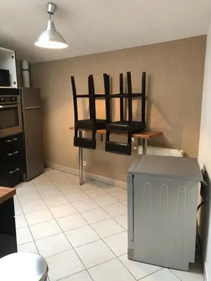 Cuisine ou kitchenette dans l'établissement Spacieux appartement 2/6 pers 110m² proche CNPE