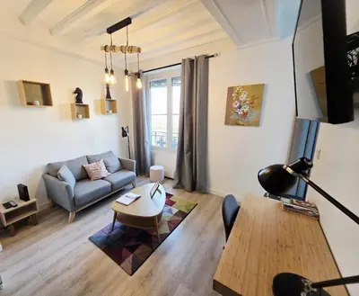 Coin salon dans l'établissement Le Central Rhône 2 - vue grandiose -