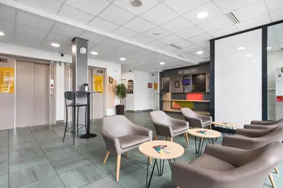 Coin salon dans l'établissement B&B HOTEL Lyon Vénissieux
