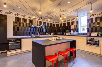 Cuisine ou kitchenette dans l'établissement MEININGER Hotel Lyon Centre Berthelot