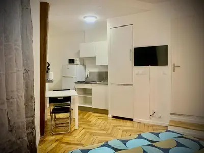 Cuisine ou kitchenette dans l'établissement 9M en plein centre de Lyon visite à pied