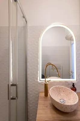 Salle de bains dans l'établissement Le Hirvi - cocon zen et épuré à 10min Vieux Lyon