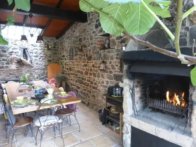 Barbecue disponible mis à disposition des clients de le B&B/chambre d'hôtes