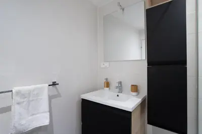 Salle de bains dans l'établissement GuestReady - Le Duplex des pentes