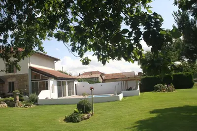 Jardin de l'établissement LE GRENIER