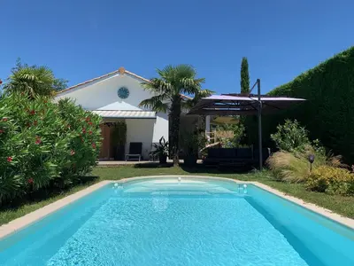 Piscine de l'établissement Les Tignoliers ou située à proximité
