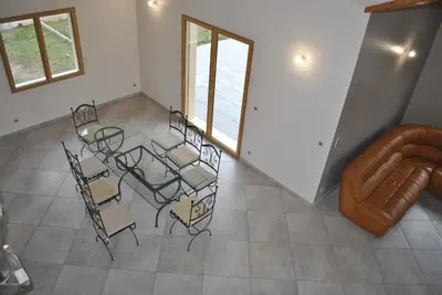 Coin salon dans l'établissement VILLA KÉRINÉ