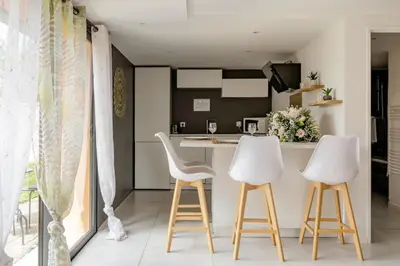 Cuisine ou kitchenette dans l'établissement La casa Irignoise