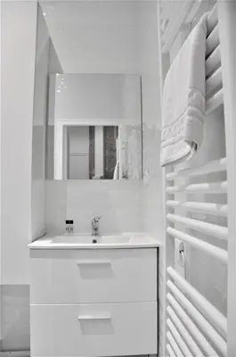 Salle de bains dans l'établissement Le Bleu hypercentre Presque île