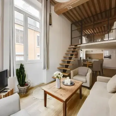 GuestReady - Magnificent duplex canut hypercentre