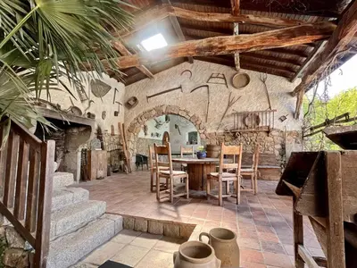 Coin salon dans l'établissement Charme Rural avec Piscine Privée et Animaux Acceptés - FR-1-496-200