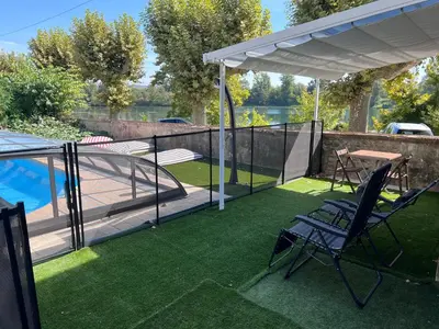 Piscine de l'établissement Gîte de la tour ou située à proximité