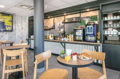 Boissons dans l'établissement B&B HOTEL Lyon Aéroport Saint-Quentin-Fallavier