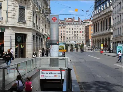 Clients de l'établissement Celect'In Lyon Suites climatisées SkyView