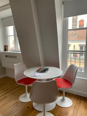 Coin salon dans l'établissement Celect'In Lyon Suites climatisées SkyView