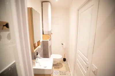 Salle de bains dans l'établissement Appartement à Vienne