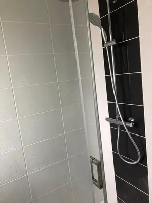 Plan de l'établissement Grande chambre avec balcon privée dans un appartement en collocation