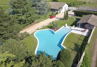 Piscine de l'établissement LE BEL AIR DE SAINT JEAN ou située à proximité