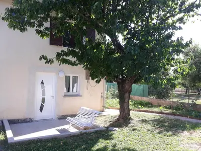 Jardin de l'établissement T2 courte durée