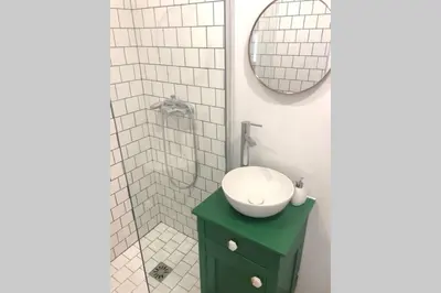 Salle de bains dans l'établissement Studio sous les toits