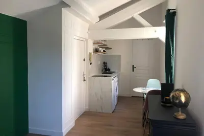 Cuisine ou kitchenette dans l'établissement Studio sous les toits