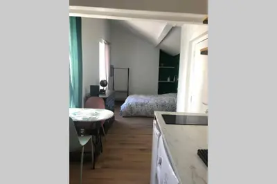 Plan de l'établissement Studio sous les toits