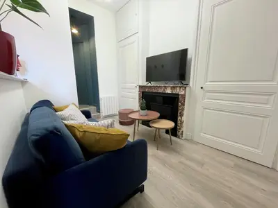 Télévision ou salle de divertissement dans l'établissement RAFFINE - Part-Dieu l Vue cours l Terrasse by Dreamy Flat Lyon