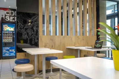 Restaurant ou autre lieu de restauration dans l'établissement ibis budget Vienne Sud