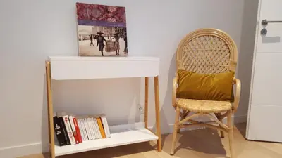 Bibliothèque dans l'appartement