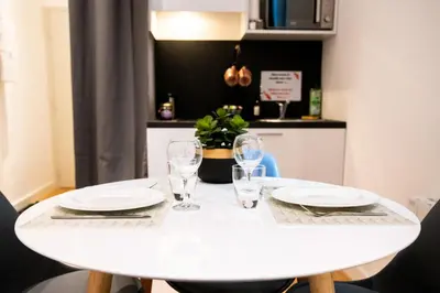 Cuisine ou kitchenette dans l'établissement Le St Germain - Pétillant studio décoré avec goût en centre-ville