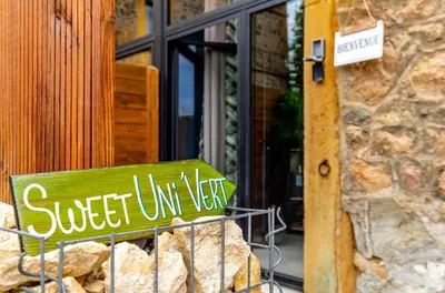Certificat, récompense, panneau ou autre document affiché dans l'établissement Sweet Uni'vert Jacuzzi