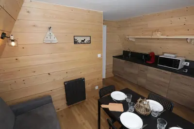 Cuisine ou kitchenette dans l'établissement Ô TIPI LODGE