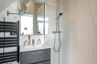 Salle de bains dans l'établissement Le Cocon Des Artistes