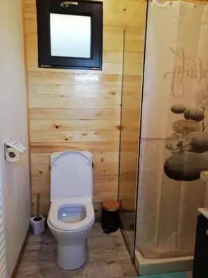 Salle de bains dans l'établissement Lodge climatisé avec vue panoramique