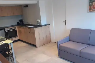 Cuisine ou kitchenette dans l'établissement Logement entier 4 personnes Villefranche sur Saone