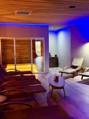 Coin salon dans l'établissement World Hotel