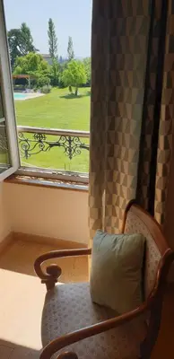 Coin salon dans l'établissement Château de Grandmont - Escale authentique au coeur des vignes