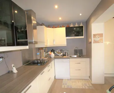Cuisine ou kitchenette dans l'établissement Jolie chambre Nenuphar dans belle maison