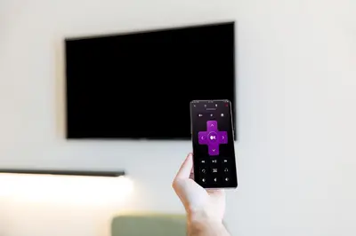 Télévision ou salle de divertissement dans l'établissement Campanile Smart Lyon Est - Eurexpo Bron Aviation