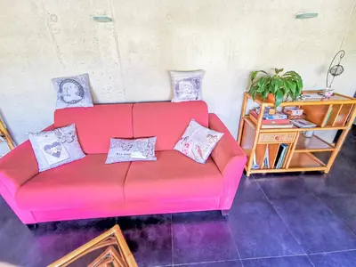 Coin salon dans l'établissement Domaine de la Rue de la Tour
