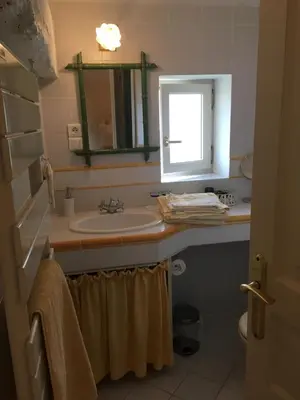 Salle de bains dans l'établissement Les Picorettes