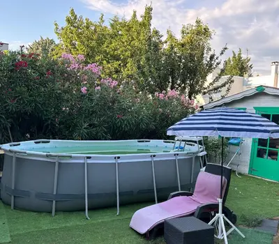 Piscine de l'établissement Joli studio tout confort avec toutes commodités ou située à proximité