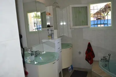 Salle de bains dans l'établissement chambre AU DOUX REFUGE